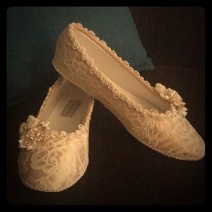 Classy Pearl / Lace Flats